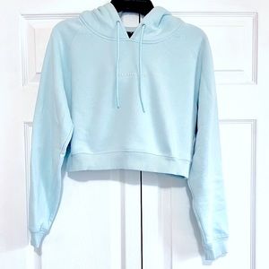 Alphalete cropped hoodie